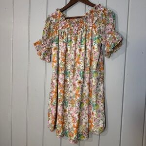 Cece smocked neck floral mini dress size 6 short puff sleeves‎ Flowy feminine